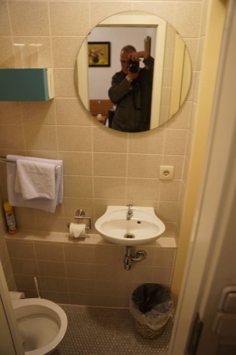 BAdezimmer Pension Messe am Funkturm