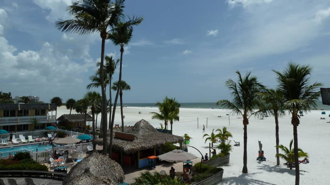 Pool Hotel Outrigger Beach Resort
