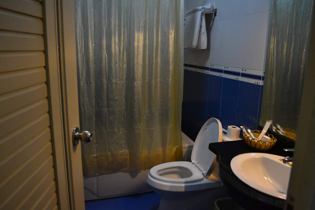 Bad Hotel Ideal Hue