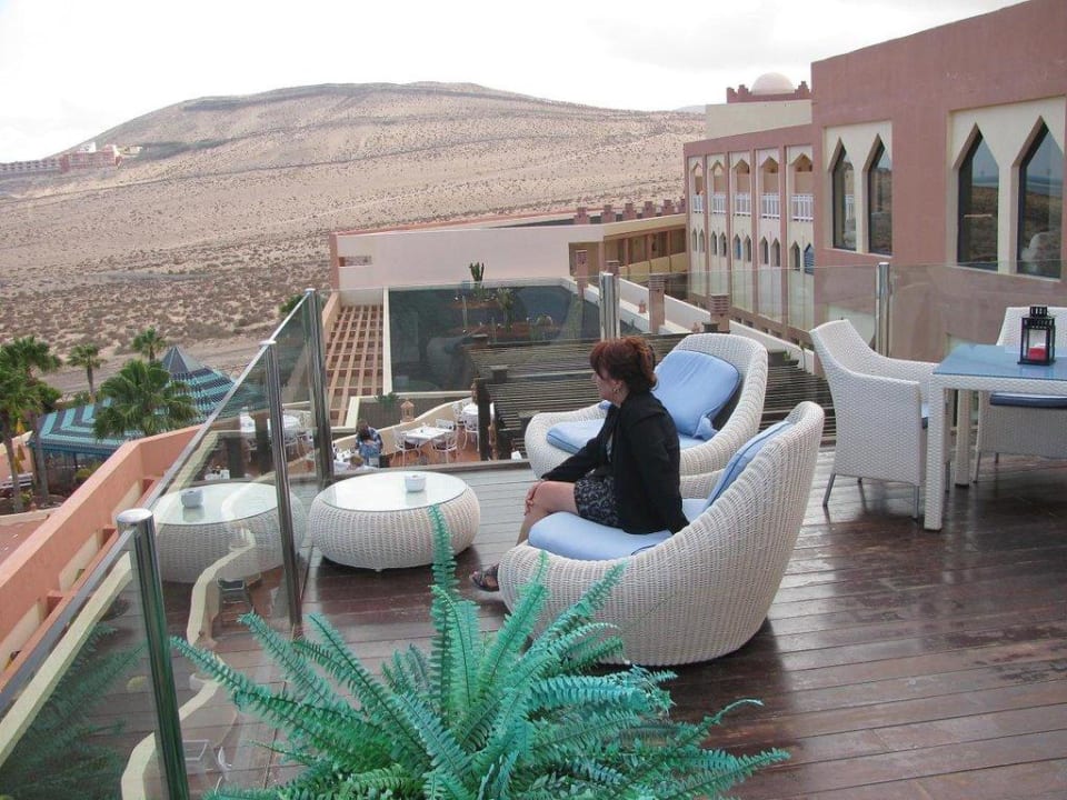 Terrasse vor der Lobby H10 Playa Esmeralda - Adults only