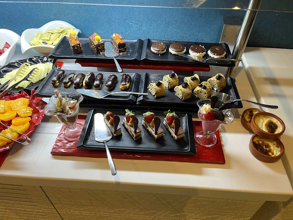 Gastro Royal Taj Mahal Hotel