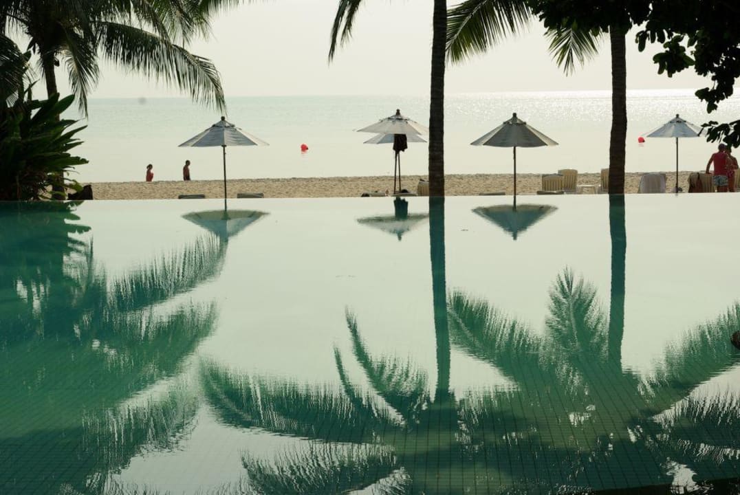 Blick vom Pool zum Meer Veranda Resort & Villas Hua Hin Cha Am