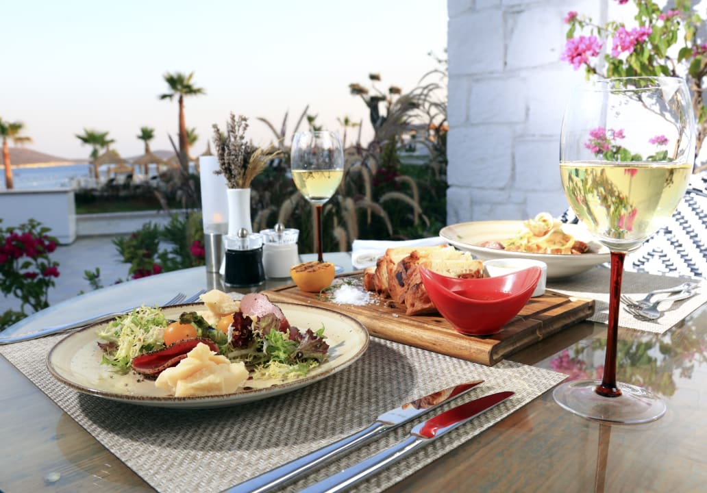 Gastro Design Plus Seya Beach Hotel