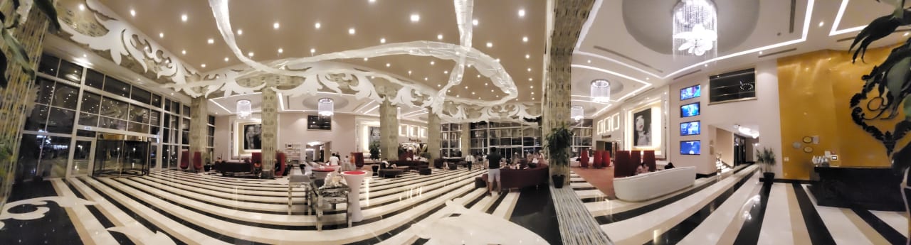 Lobby Azura Deluxe Resort & Spa Hotel