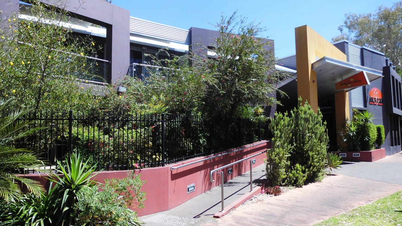 Vorderansicht des Hotel "Aurora". Hotel Aurora Alice Springs