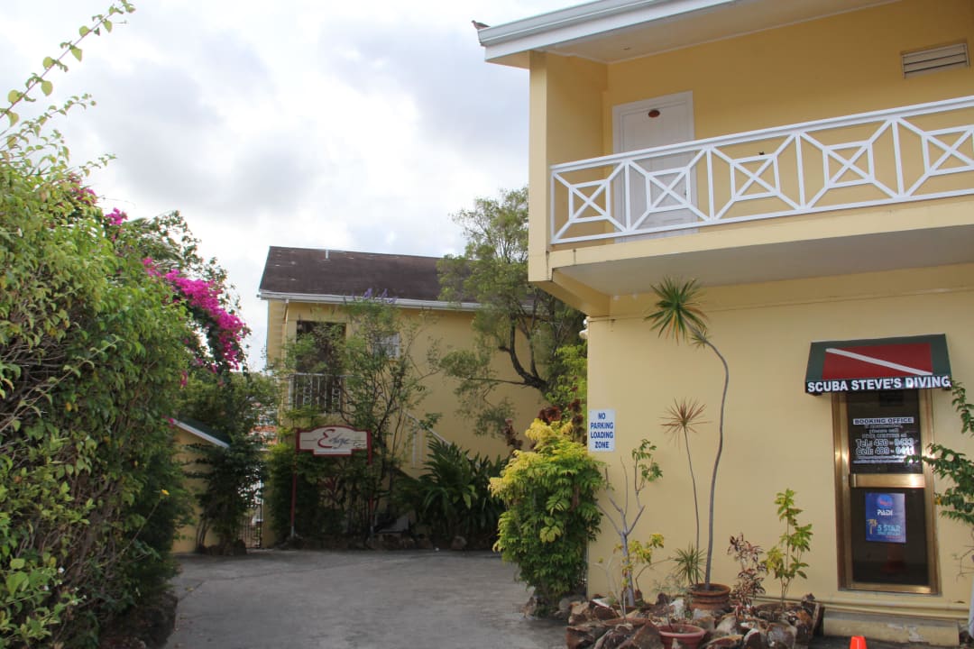 Hotelanlage Hotel Harmony Suites