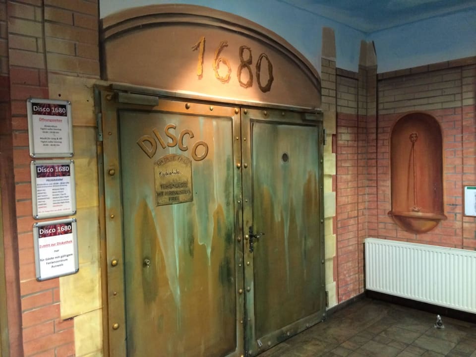 Eingang Kinderdisko Ferienzentrum Schloss Dankern