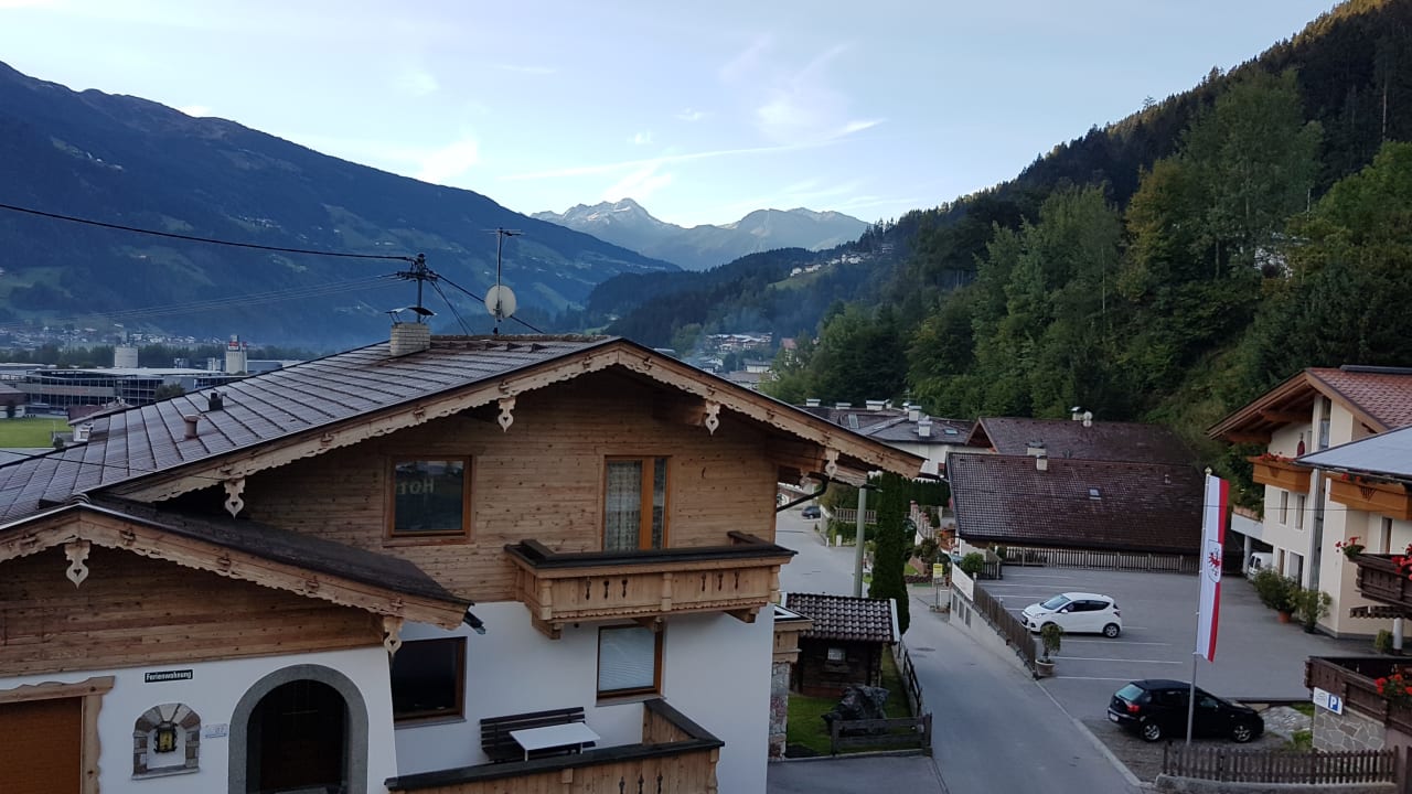 Außenansicht Kräuterhotel Hochzillertal