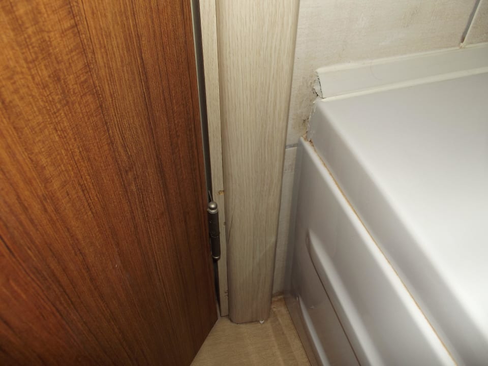 Schimmel , Ekel , Dreck , top Verkleidung  Hane Family Resort