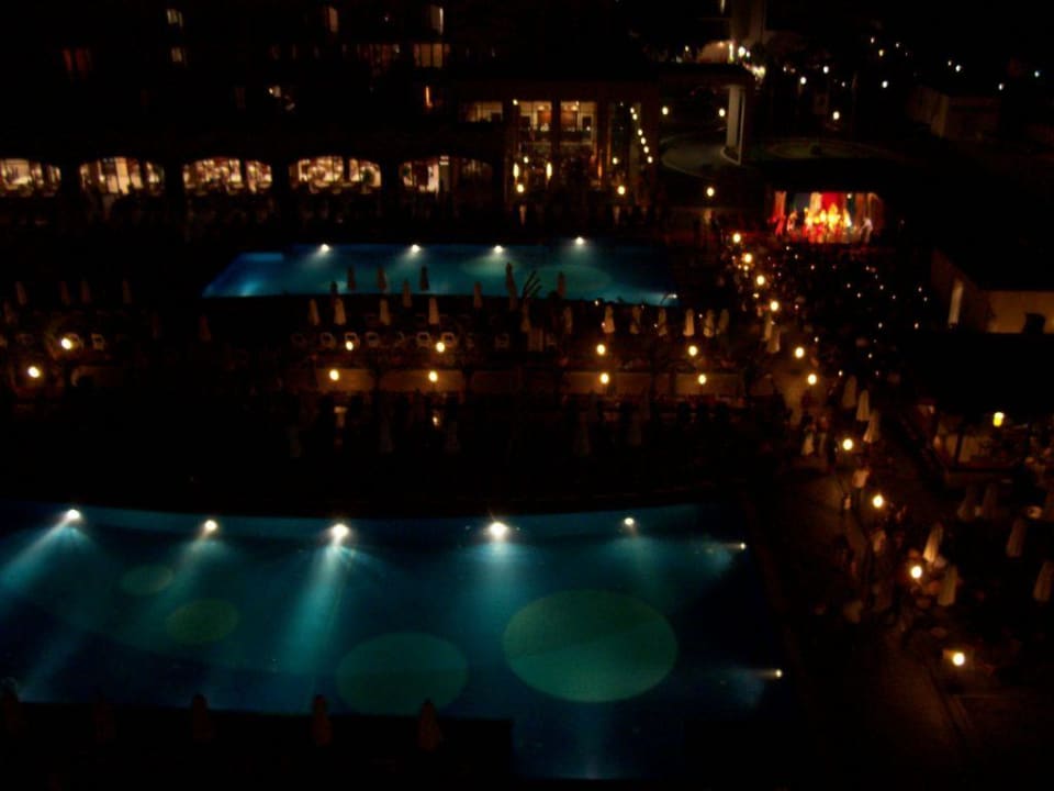 pool nocą Meliá Sunny Beach