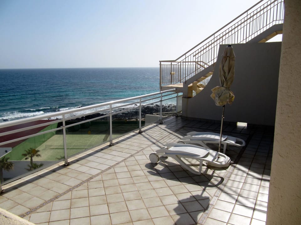Terrasse und Ausblick Junior-Suite Hotel Riu Palace Tres Islas