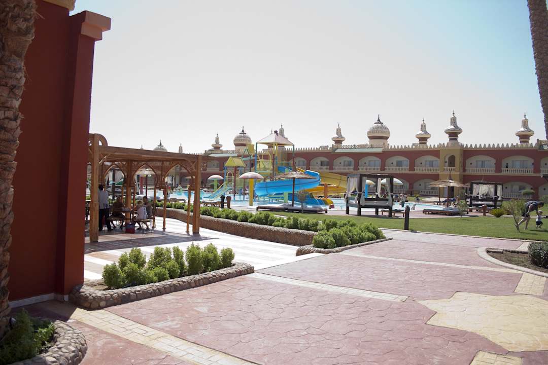 Am frühen Morgen Pickalbatros Alf Leila Wa Leila Resort - Neverland Hurghada