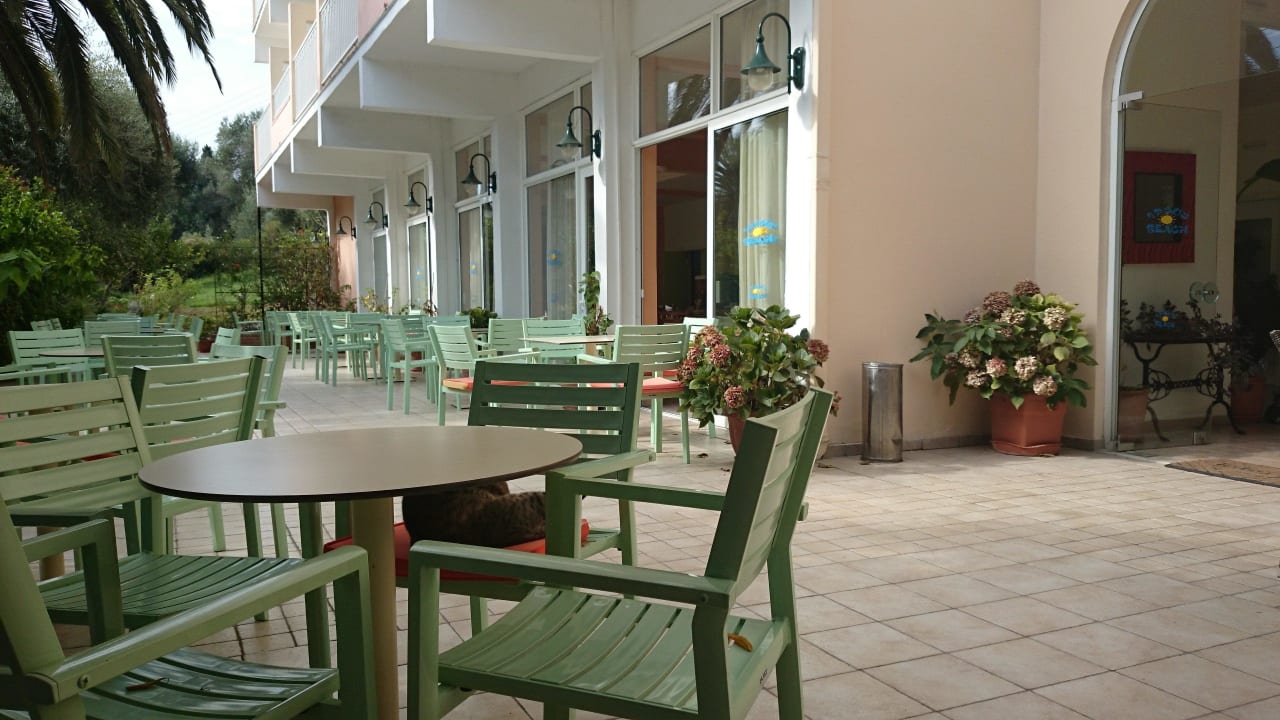 Terrasse Hotel Ipsos Beach