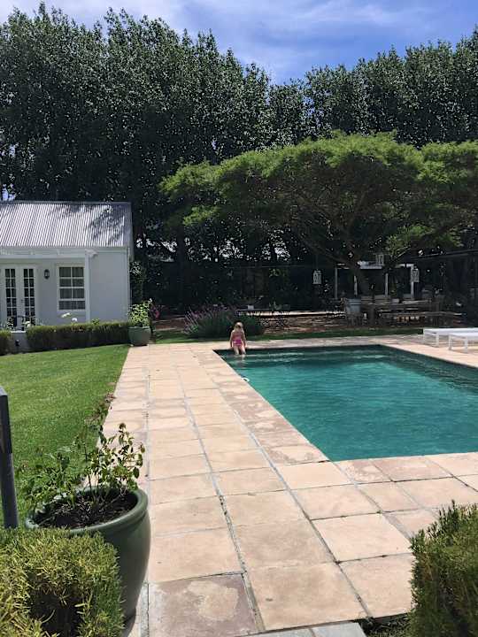 Zentraler Punkt - der Pool Guesthouse Lavender Farm