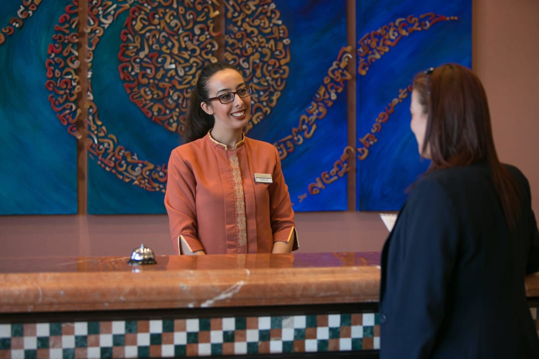 Reception Desk Hotel Mercure Grand Seef