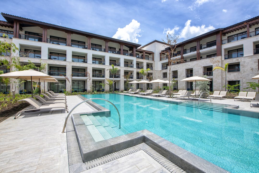 Pool Lopesan Costa Bávaro Resort, Spa & Casino