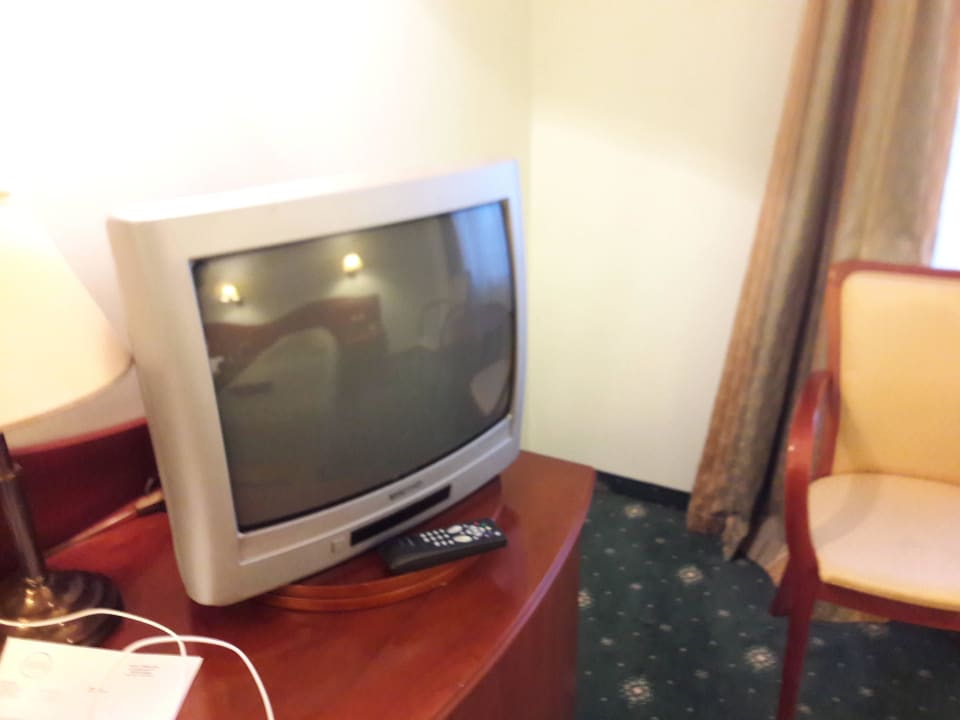 14 cali kineskopowy 2017 rok 4 gwiazdki Hotel Sympozjum