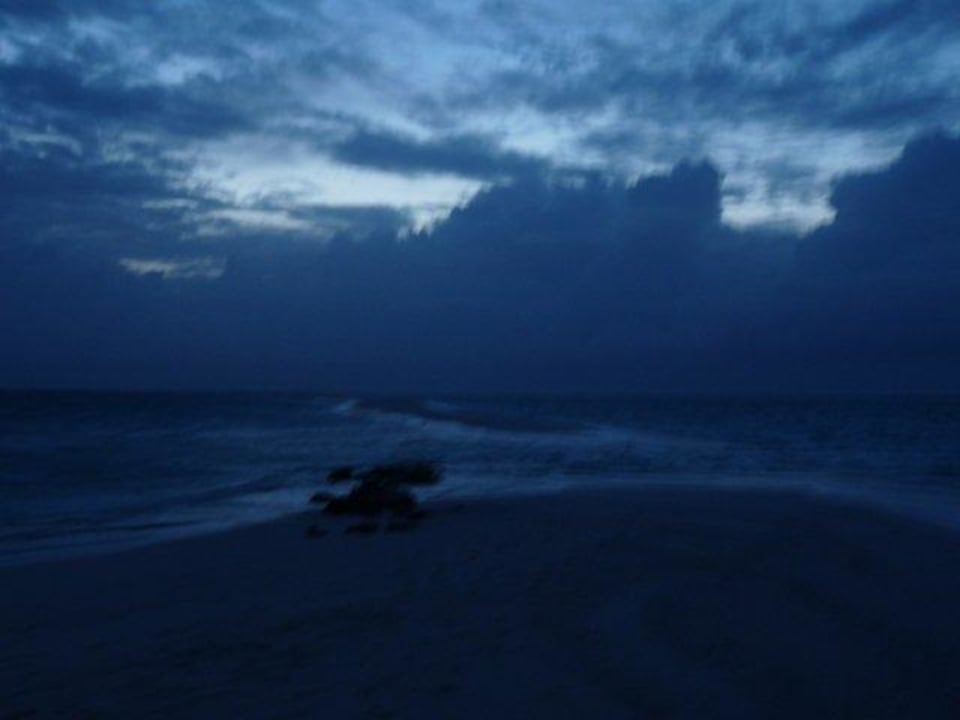 "Blaue Stunde" an der Sandbank Kuramathi Maldives