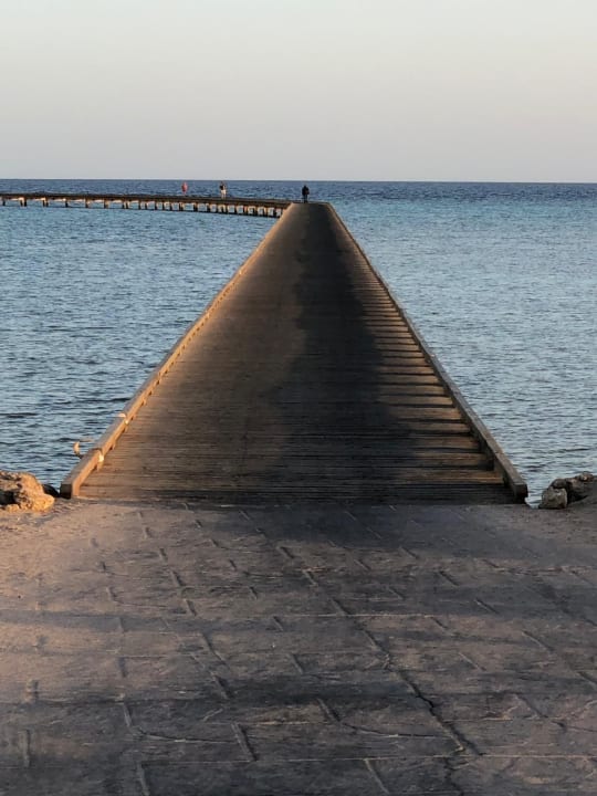 Strand The Breakers Diving & Surfing Lodge