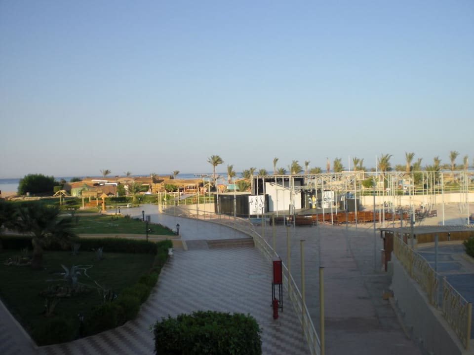 Weg zum Strand Pickalbatros Royal Moderna Resort-Sharm El Sheikh