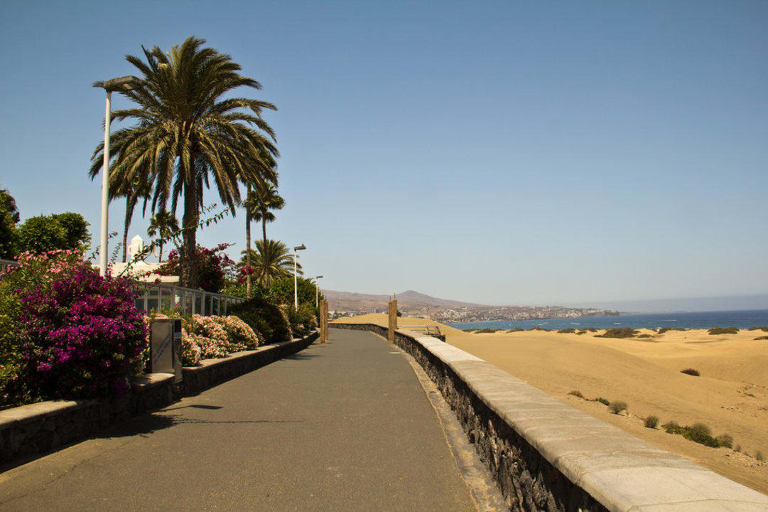 Promenade an der Anlage Sahara Beach Club