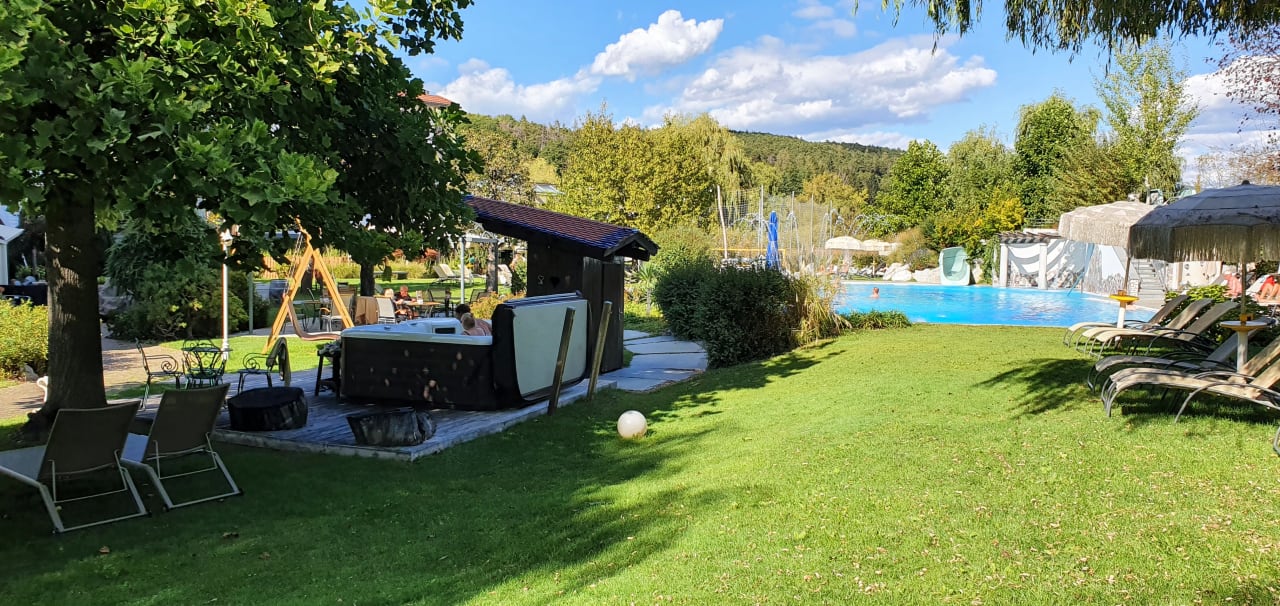Pool Gartenhotel Moser
