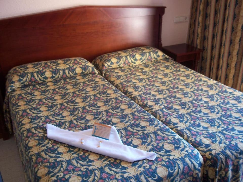 Bett Valentin Somni Hotel & Suites