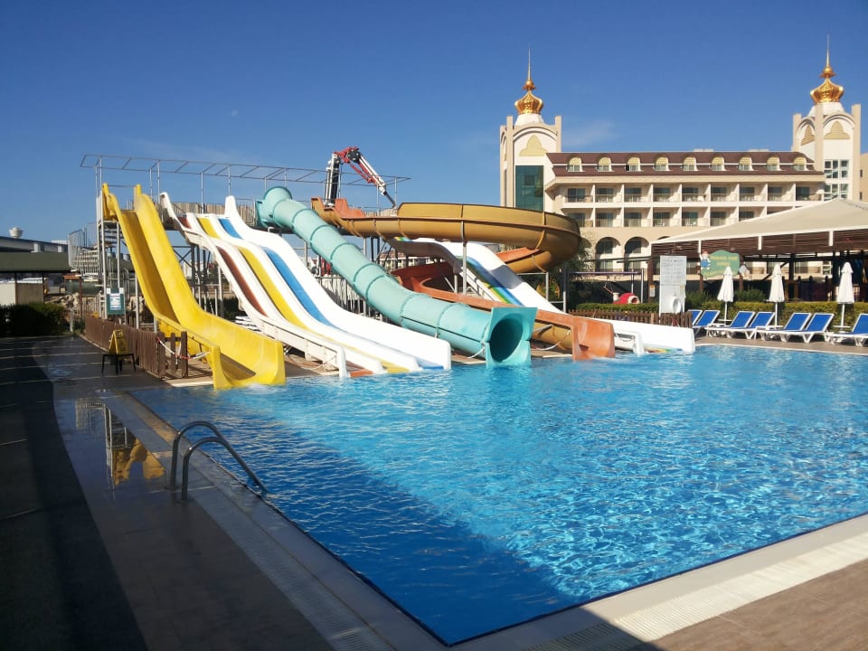 Pool gegenüber Eingang Calimera Hane Garden