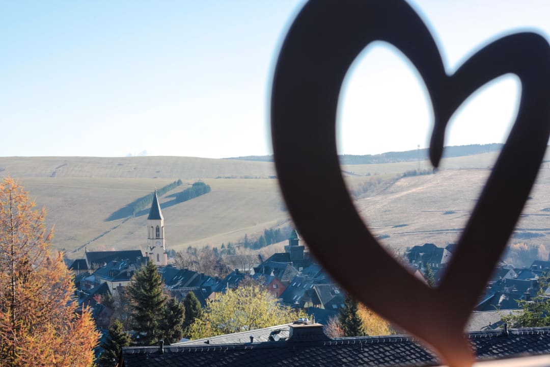 Ausblick Haus am Berg - Pension direkt am Skihang
