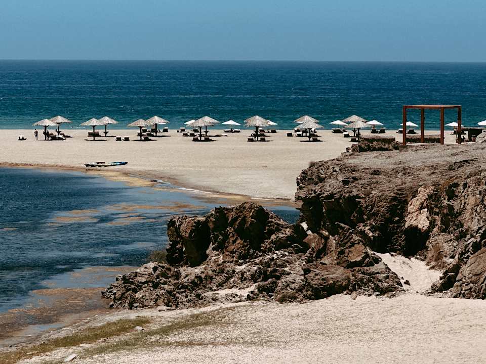 Strand Alila Hinu Bay