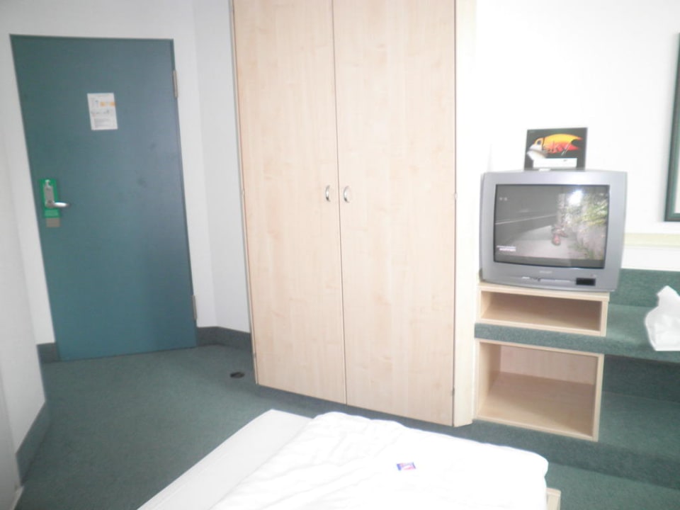 Kleiderschrank Hotel Kaiserin Augusta