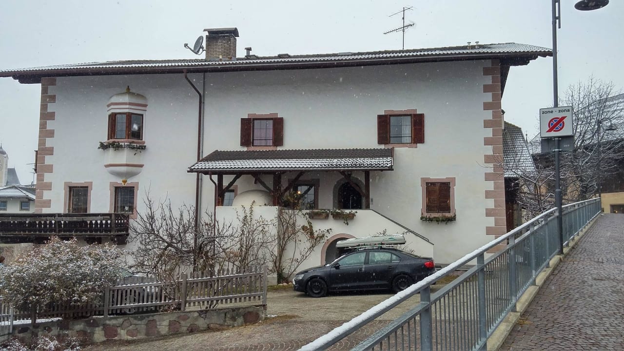 Blick von aussen auf das Hotel  Garni Tschutscherhof