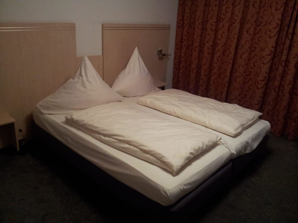 Bett  Hotel Astoria Bonn