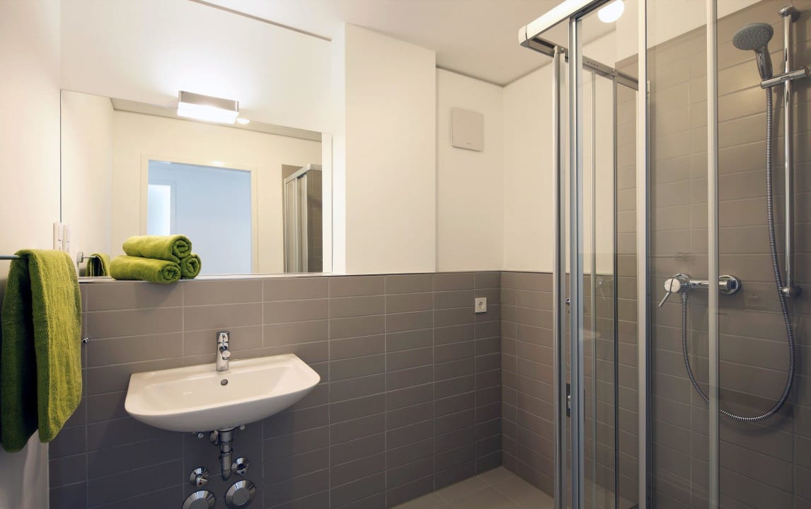 Bad mit Dusche Brera Serviced Apartments