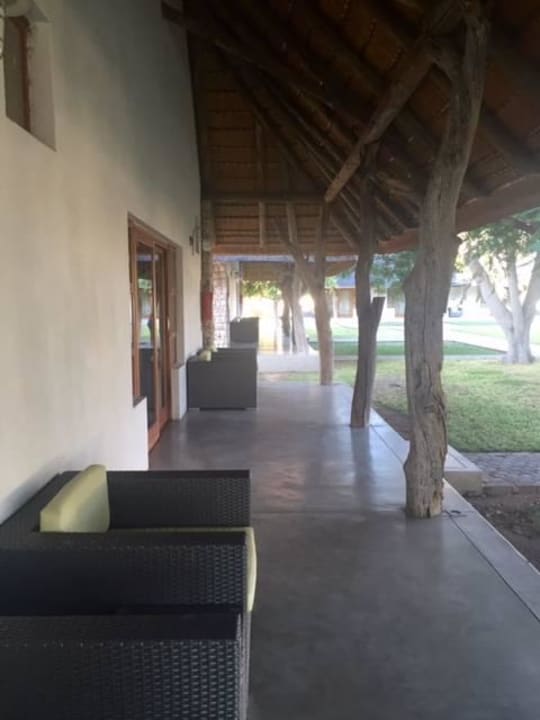 Eingang zum Zimmer Emanya@Etosha Lodge