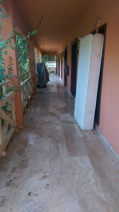 Matratze auf Laubengang Hotel Marti Myra Holiday Village