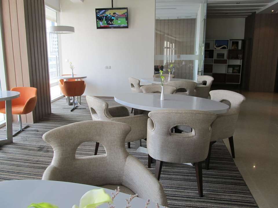 Executive Lounge Hilton Garden Inn Bangkok Silom