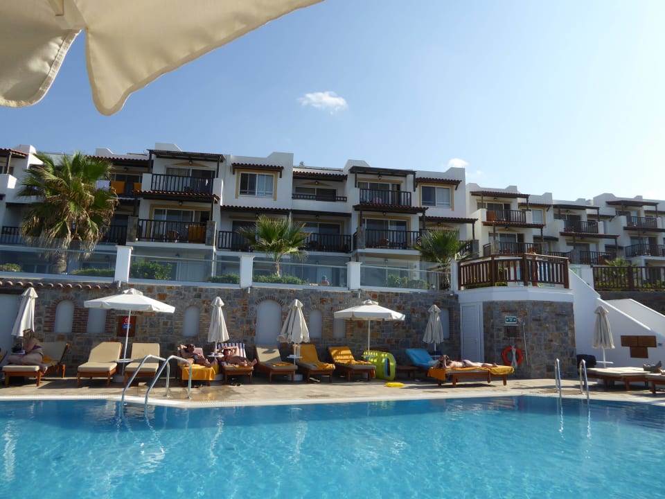 Vom Strand Alexander Beach Hotel & Village Resort