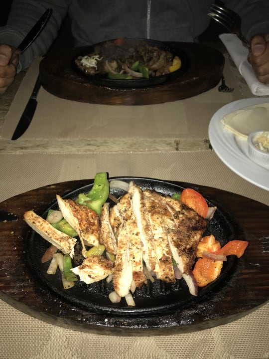 Heiße Platte beim Mexicaner (à la Carte Resstaurant zum Dinn Tropitel Sahl Hasheesh