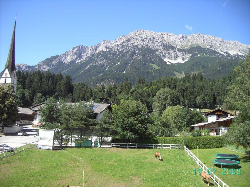 Ausblick Garni Hotel - Das Alpin Kaiserzeit