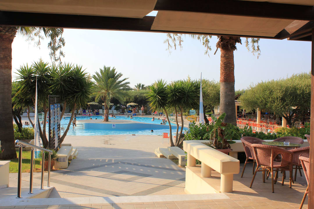 Weg zum Hauptpool TUI KIDS CLUB Alex Beach