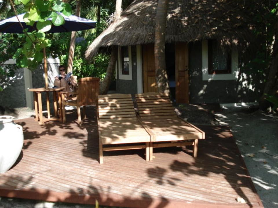 Terrassenansicht und Bungalow Nr.127 Sun Siyam Vilu Reef