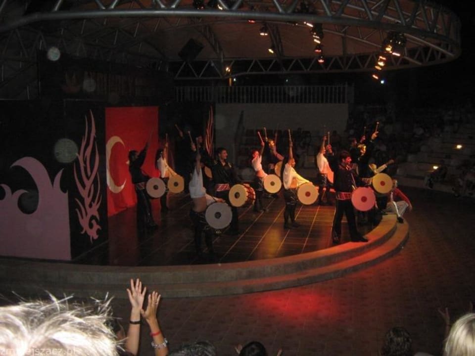 Wieczorny show Aydinbey Gold Dreams