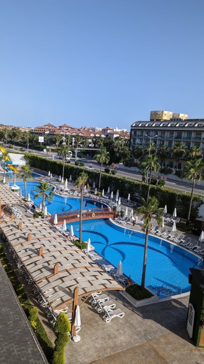 Pool Mary Hotel Side