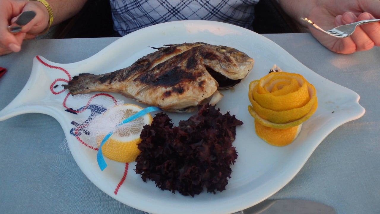 Essen im Fischrestaurant Long Beach Alanya