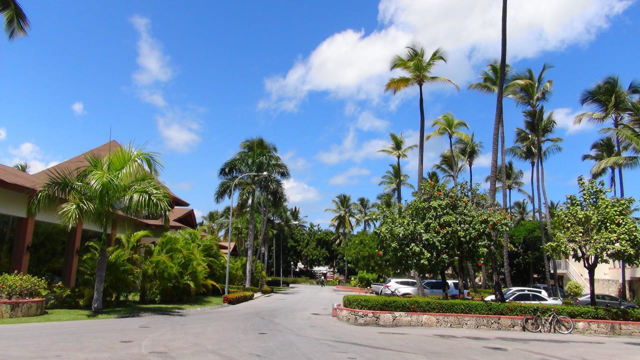 Restaurants sind auf der linken Seite Grand Palladium Select Bávaro Resort & Spa