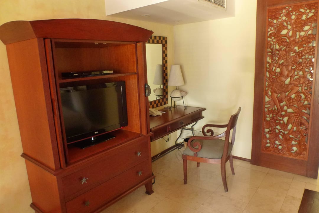 Arbeiten EG Pool Villa Club