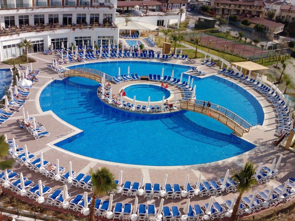 Poollandschaft des Hotels Side Prenses Resort & Spa