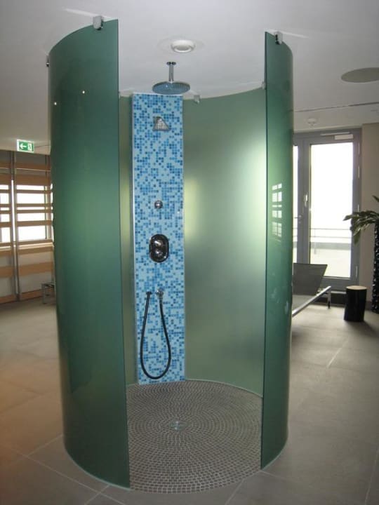 Wellnessbereich, Duschen ATLANTIC Congress Hotel Essen
