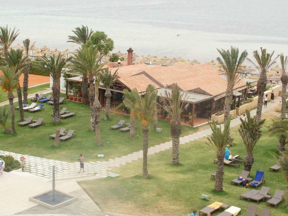 Ausblick aus dem Zimmer auf die Strandbar Hotel Rosa Beach